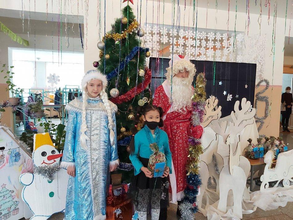 Подарки на новый год отличникам.